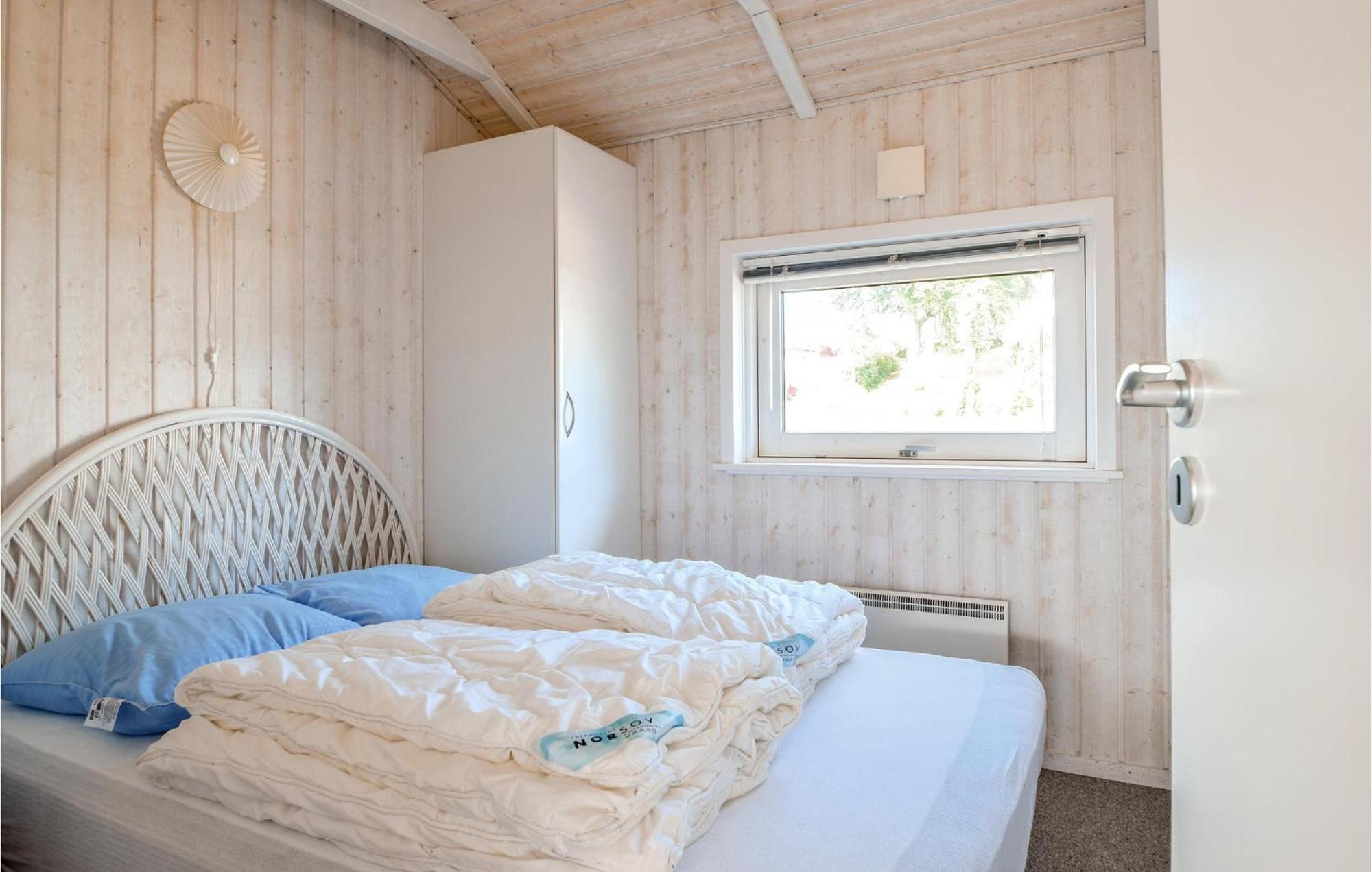 Amazing Home In Bjert With Wifi Binderup Strand 외부 사진
