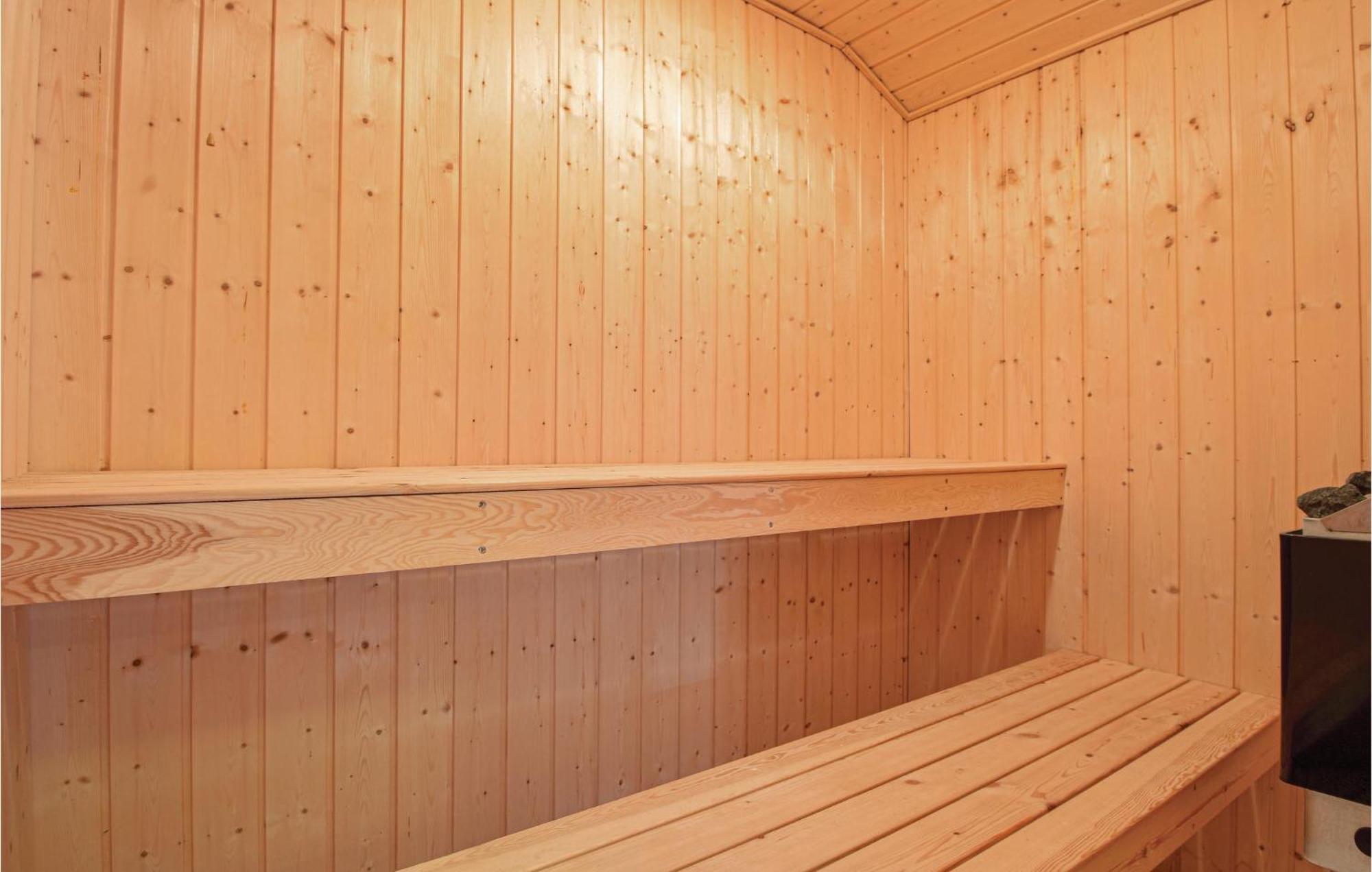 Amazing Home In Bjert With Wifi Binderup Strand 외부 사진